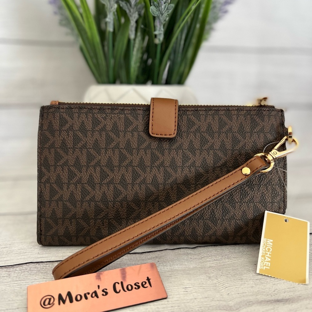Michael Kors Double Zip Wallet-Wristlet - Picture 4 of 8